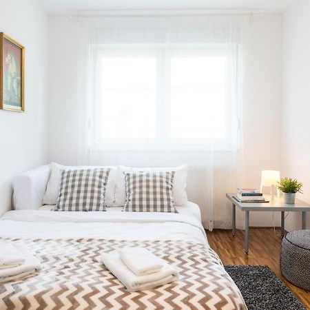 Spacious 2Bdr Apartment - Free Parking Zagreb Bagian luar foto