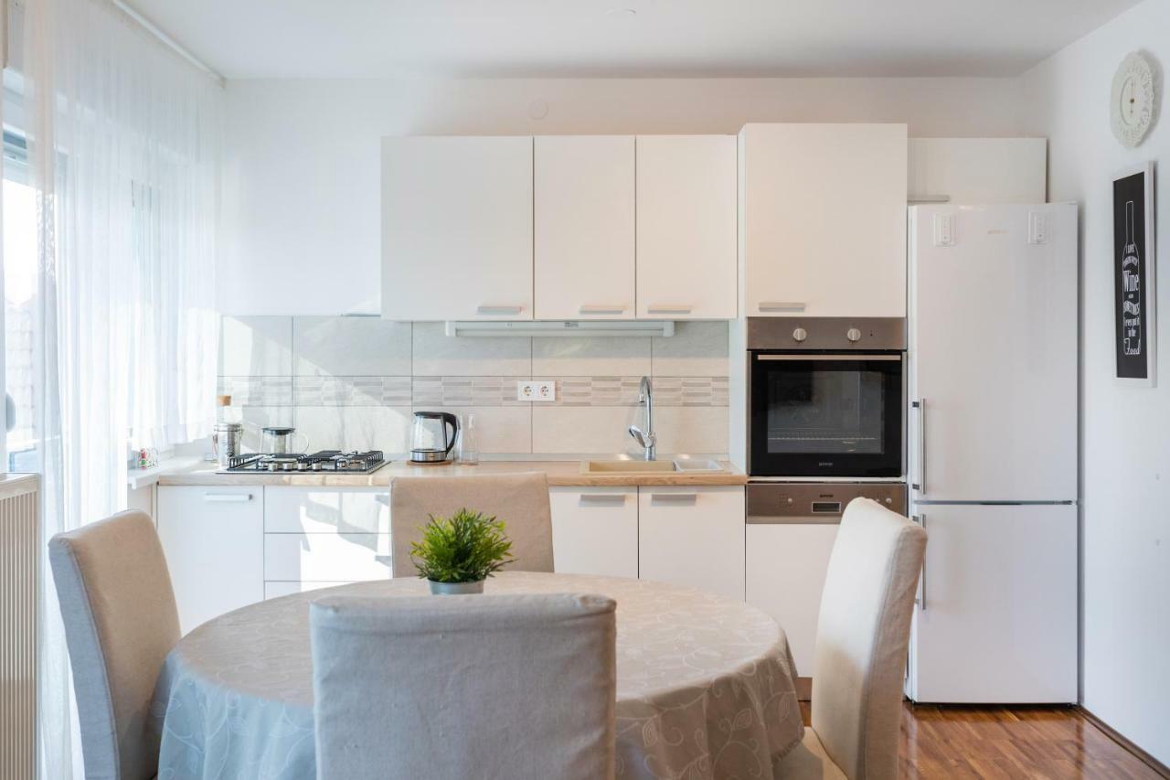 Spacious 2Bdr Apartment - Free Parking Zagreb Bagian luar foto